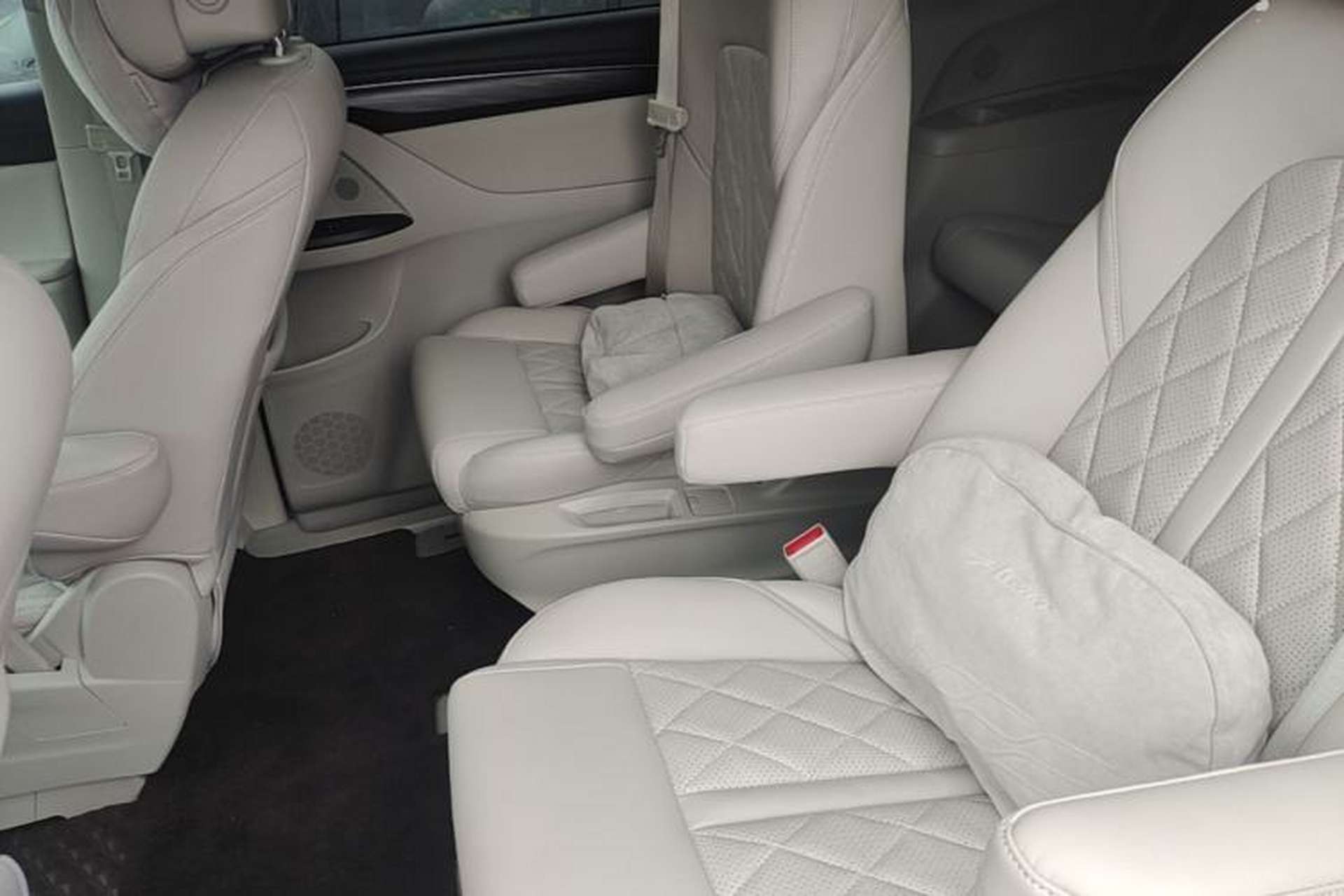 Used Buick GL8 2021 ES Landtrek 653T Comfort Edition Left Rear Seat