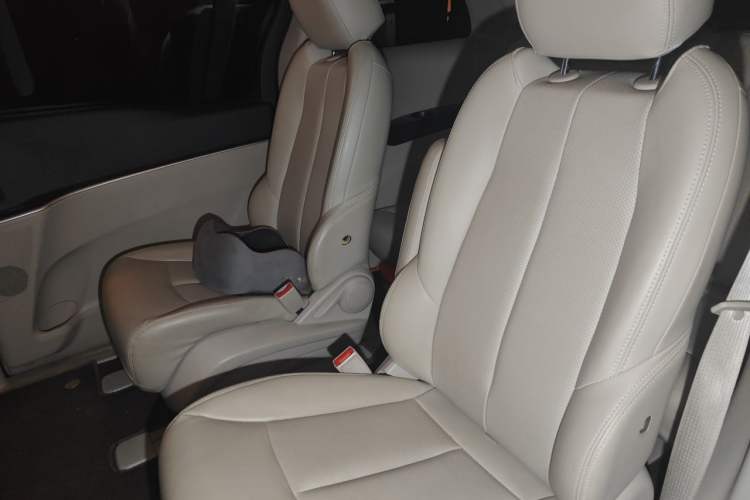 Used Buick GL8 2021 Land Cruiser Executive Class 652T Comfort Model Left Rear Seat