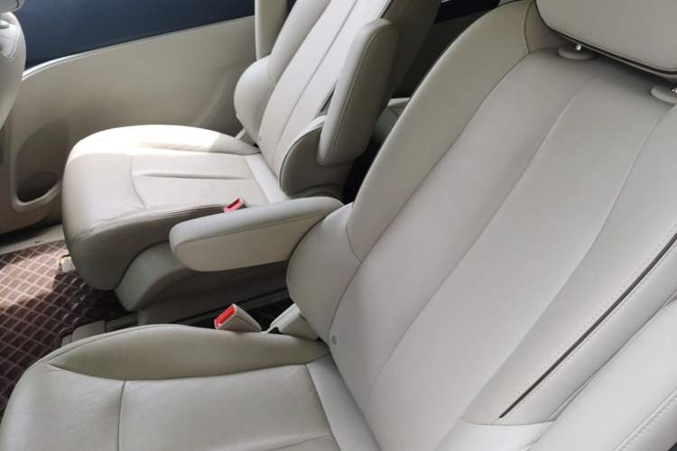 Used Buick GL8 2021 Land Cruiser Executive Class 652T Luxury Model Left Rear Seat