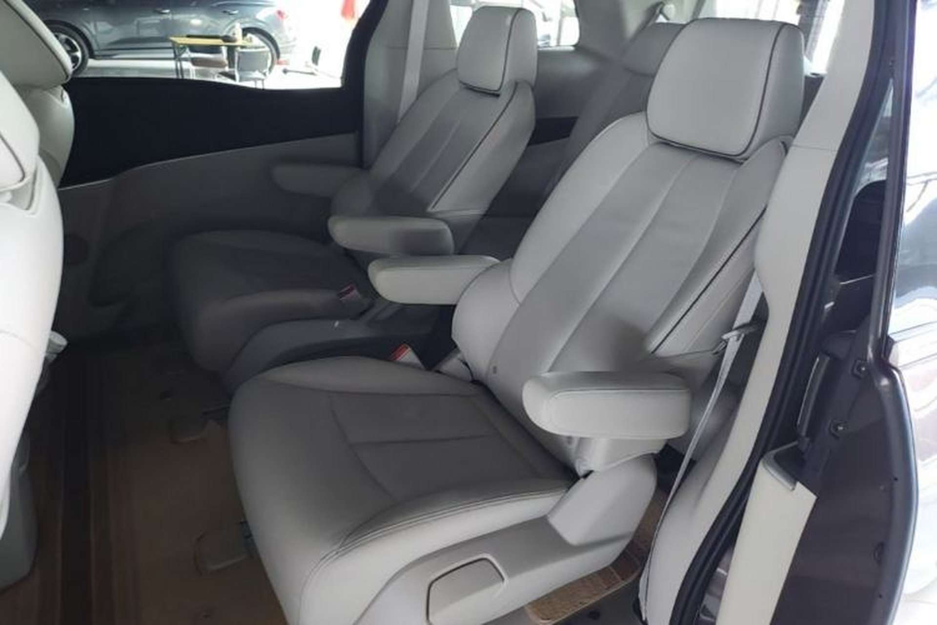 Used Buick GL8 2021 Land Cruiser Executive Class 652T Luxury Model Left Rear Seat