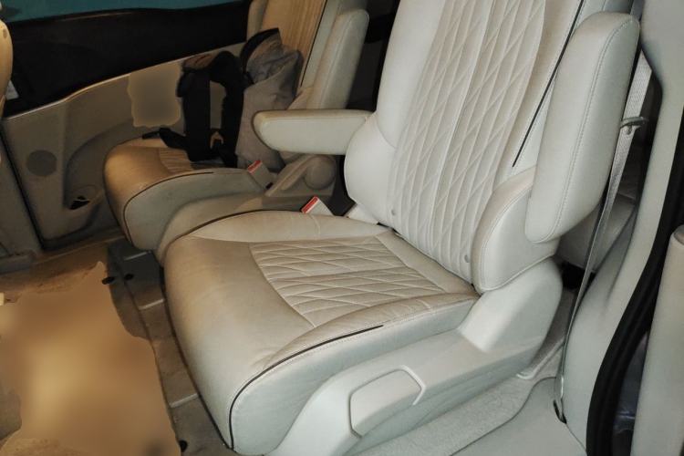 Used Buick GL8 2021 Land Cruiser Executive Class 652T Luxury Model Left Rear Seat