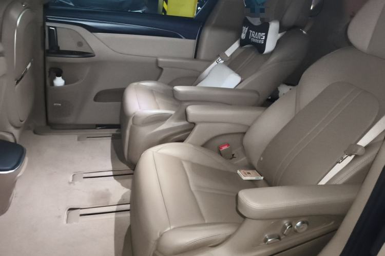 Used Buick GL8 2021 ES Land Cruiser 653T Flagship Model Left Rear Seat