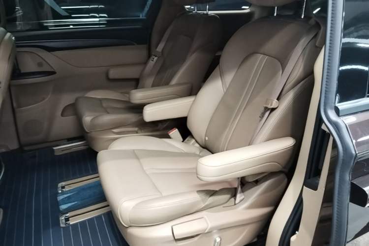 Used Buick GL8 2021 ES Land Cruiser 653T Luxury Edition Left Rear Seat
