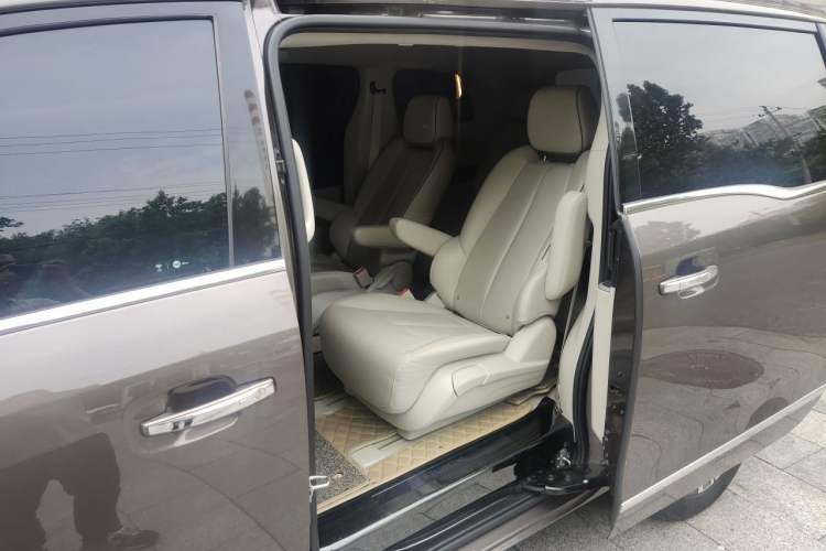 Used Buick GL8 2021 Land Cruiser Executive Class 652T Luxury Model Left Rear Seat