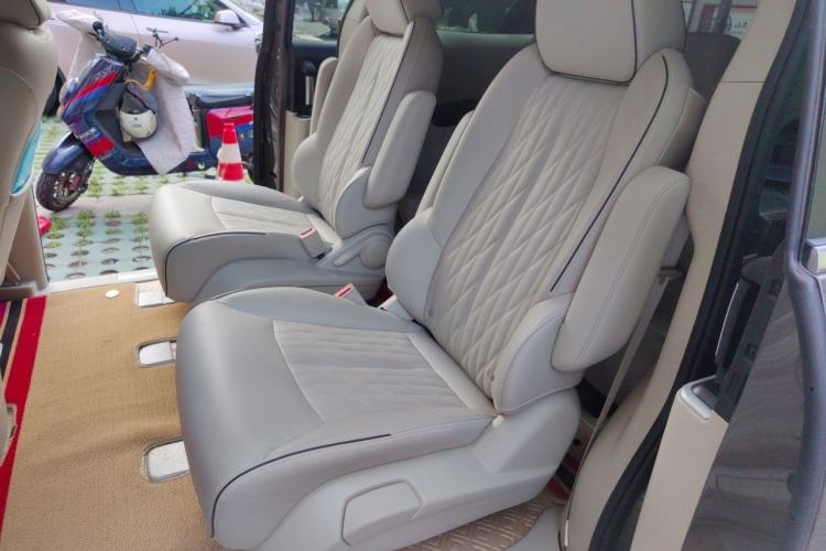 Used Buick GL8 2021 Land Cruiser Executive 652T Premium Model Left Rear Seat