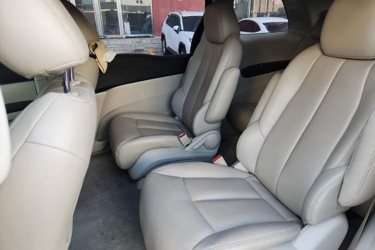 Used Buick GL8 2021 Land Cruiser Executive Class 652T Comfort Model Left Rear Seat