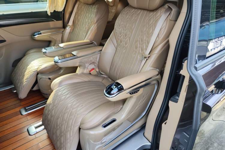 Used Buick GL8 2021 ES Land Cruiser 653T Luxury Edition Left Rear Seat
