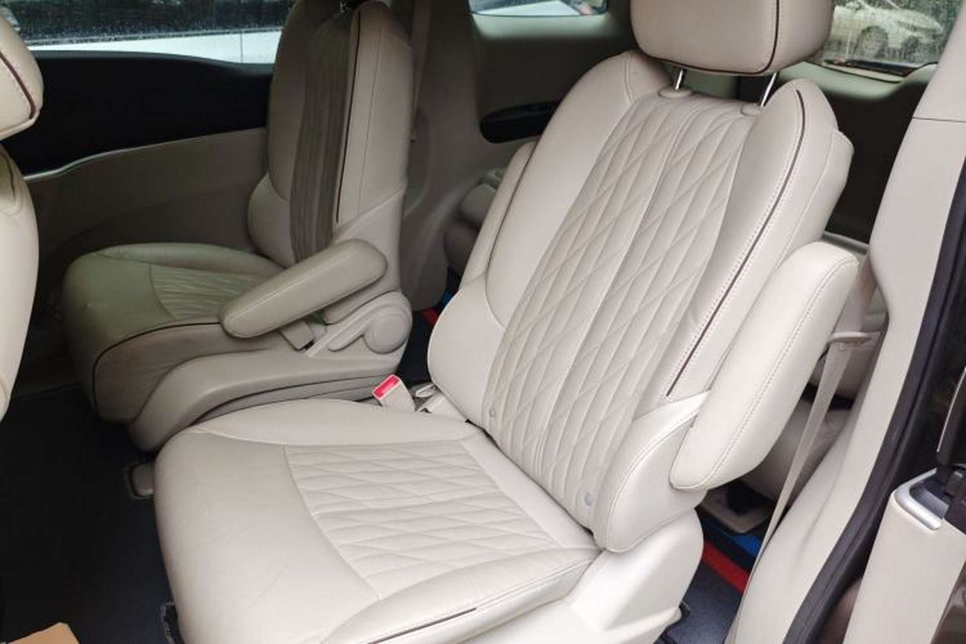 Used Buick GL8 2021 Land Cruiser Executive Class 652T Luxury Model Left Rear Seat
