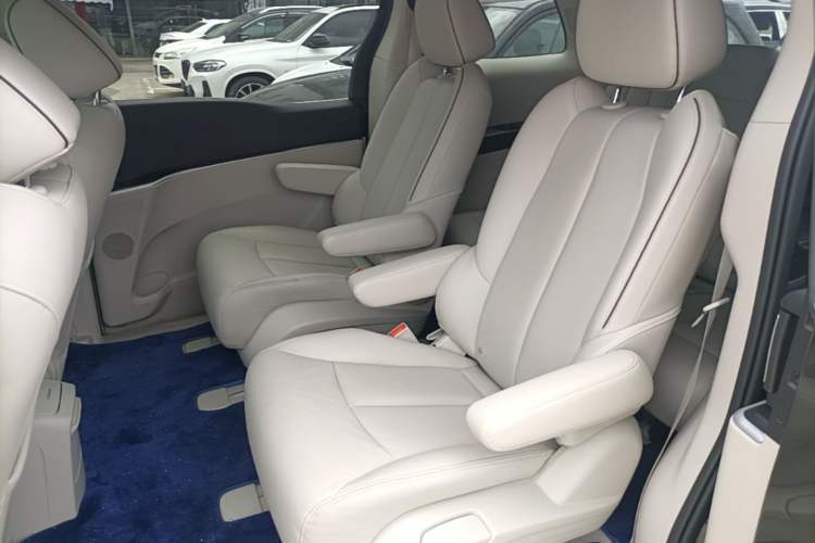 Used Buick GL8 2021 Land Cruiser Executive Class 652T Luxury Model Left Rear Seat