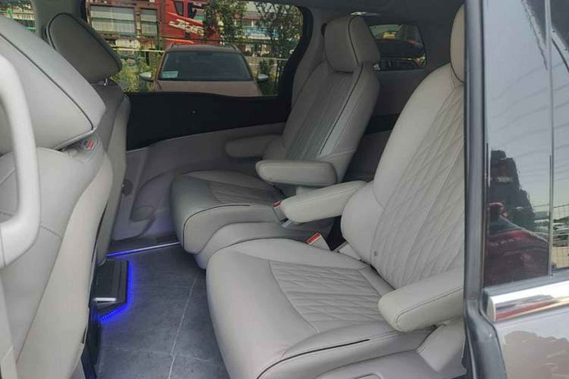 Used Buick GL8 2021 Land Cruiser Executive Class 652T Smart Luxury Model Left Rear Seat