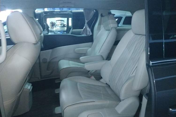 Used Buick GL8 2021 Land Cruiser Executive Class 652T Luxury Model Left Rear Seat