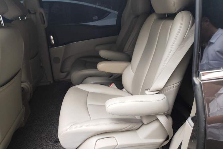 Used Buick GL8 2021 Land Cruiser Executive Class 652T Comfort Model Left Rear Seat