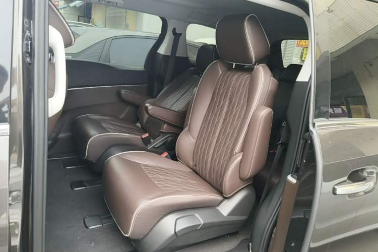 Used Buick GL8 2021 Land Cruiser Executive Class 652T Luxury Model Left Rear Seat