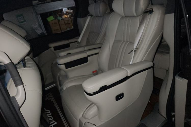 Used Buick GL8 2021 Land Cruiser Executive Class 652T Comfort Model Left Rear Seat