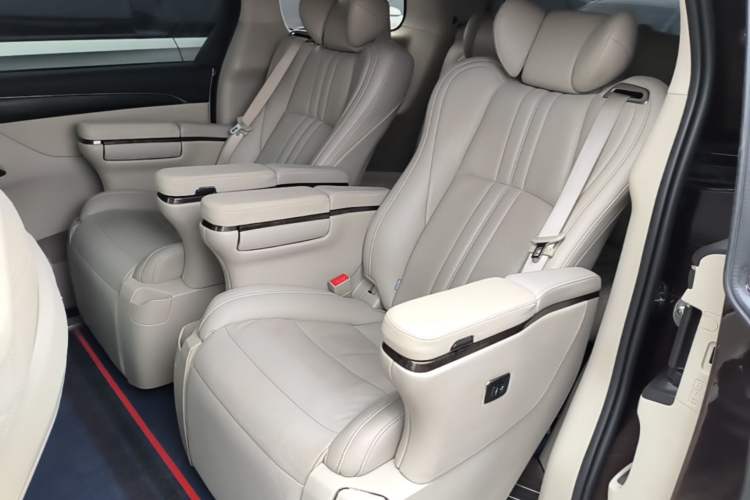 Used Buick GL8 2021 ES Landtrek 653T Comfort Edition Left Rear Seat