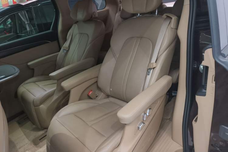 Used Buick GL8 2021 ES Land Cruiser 653T Flagship Model Left Rear Seat