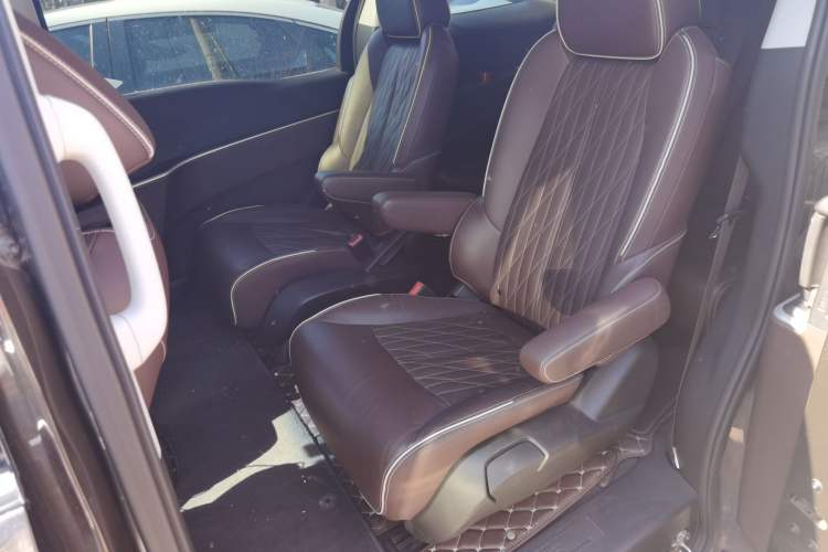 Used Buick GL8 2021 Land Cruiser Executive Class 652T Luxury Model Left Rear Seat