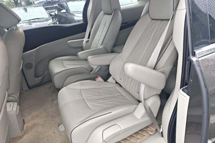 Used Buick GL8 2021 Land Cruiser Executive Class 652T Luxury Model Left Rear Seat