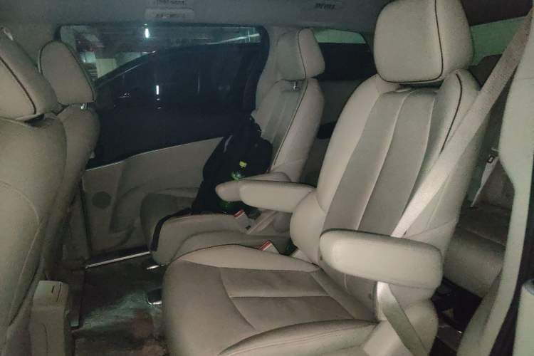 Used Buick GL8 2021 Land Cruiser Executive Class 652T Luxury Model Left Rear Seat