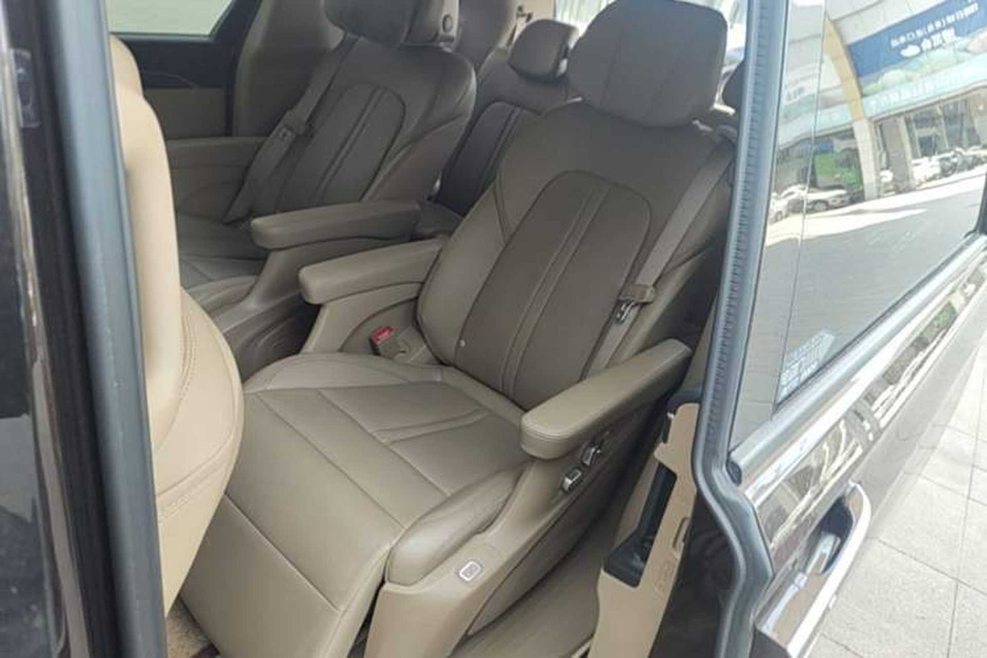 Used Buick GL8 2021 ES Land Cruiser 653T Flagship Model Left Rear Seat