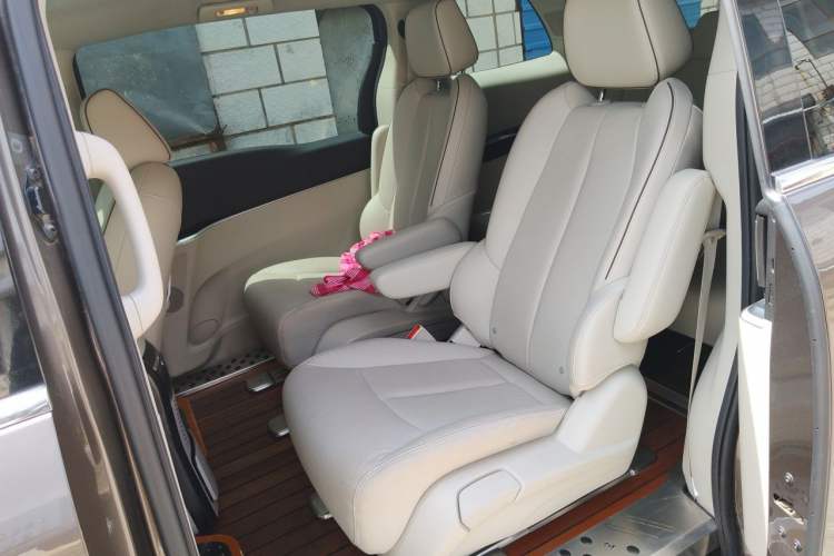 Used Buick GL8 2021 Land Cruiser Executive Class 652T Luxury Model Left Rear Seat