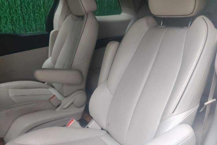 Used Buick GL8 2021 Land Cruiser Executive 652T Premium Model Left Rear Seat