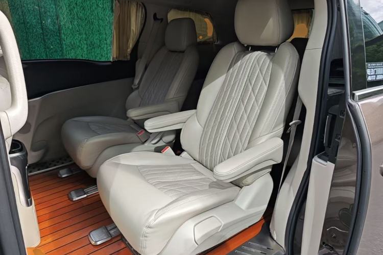 Used Buick GL8 2021 Land Cruiser Executive Class 652T Comfort Model Left Rear Seat