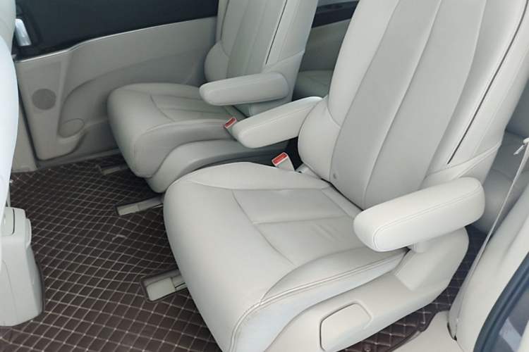 Used Buick GL8 2021 Land Cruiser Executive Class 652T Luxury Model Left Rear Seat