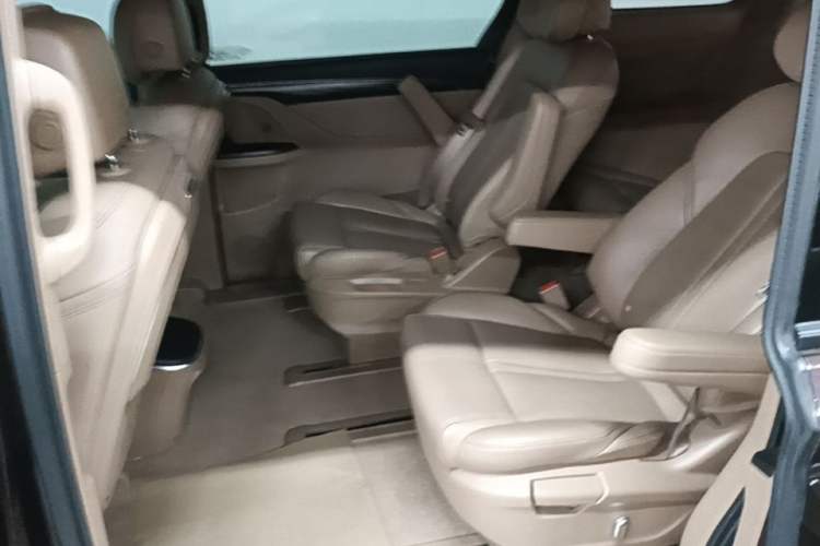 Used Buick GL8 2021 ES Land Cruiser 653T Luxury Edition Left Rear Seat