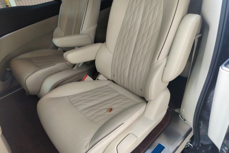 Used Buick GL8 2021 Land Cruiser Executive Class 652T Luxury Model Left Rear Seat