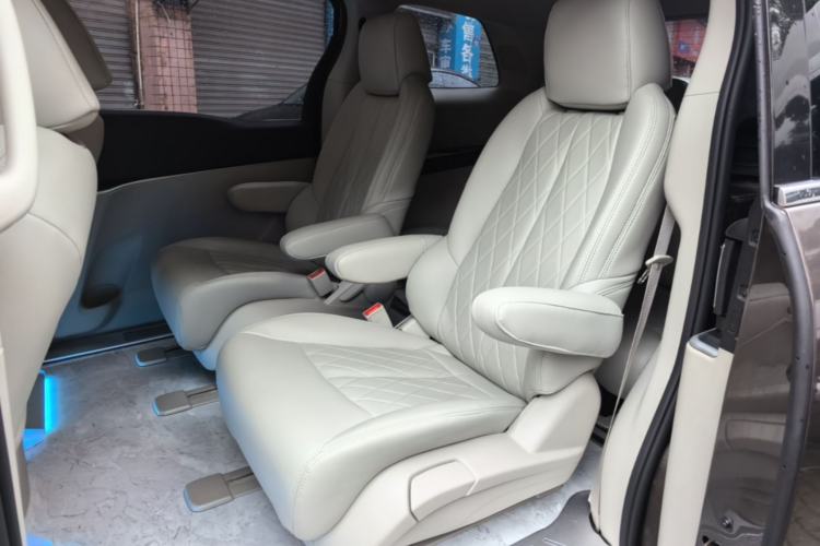 Used Buick GL8 2021 Land Cruiser Executive Class 652T Comfort Model Left Rear Seat