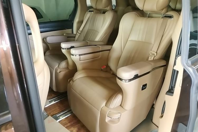 Used Buick GL8 2021 ES Landtrek 653T Luxury Model Left Rear Seat