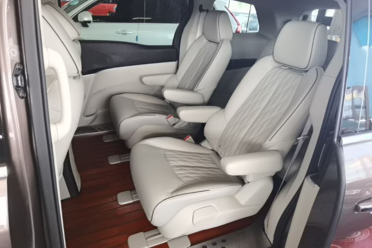 Used Buick GL8 2021 Land Cruiser Executive 652T Premium Model Left Rear Seat