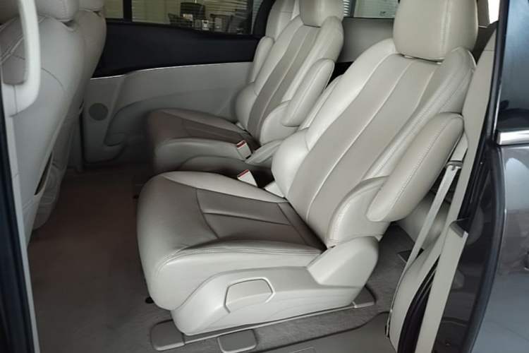 Used Buick GL8 2021 Land Cruiser Executive Class 652T Comfort Model Left Rear Seat