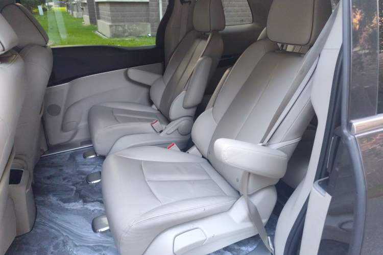 Used Buick GL8 2021 Land Cruiser Executive Class 652T Luxury Model Left Rear Seat