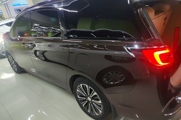 Used Buick GL8 2021 ES Landtrek 653T Luxury Model Left Side