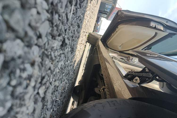 Used Buick GL8 2021 Land Cruiser Executive Class 652T Smart Luxury Model Left Side Sill
