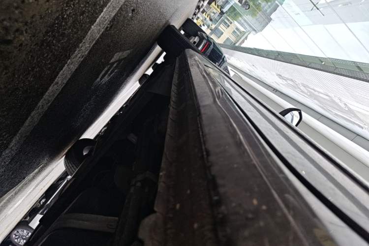 Used Buick GL8 2021 Land Cruiser Executive Class 652T Luxury Model Left Side Sill