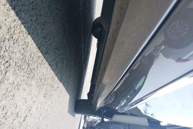 Used Buick GL8 2021 Land Cruiser Executive Class 652T Smart Luxury Model Left Side Sill