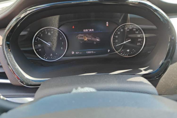 Used Buick GL8 2021 Land Cruiser Executive Class 652T Luxury Model Odometer Close Up