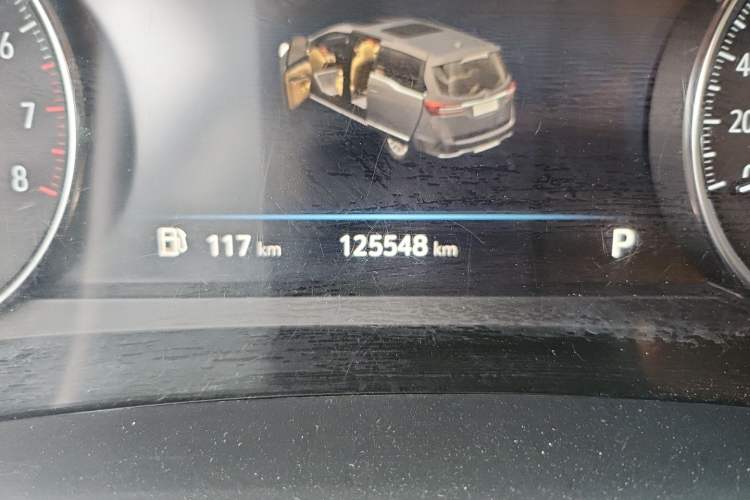 Used Buick GL8 2021 Land Cruiser Executive Class 652T Comfort Model Odometer Close Up