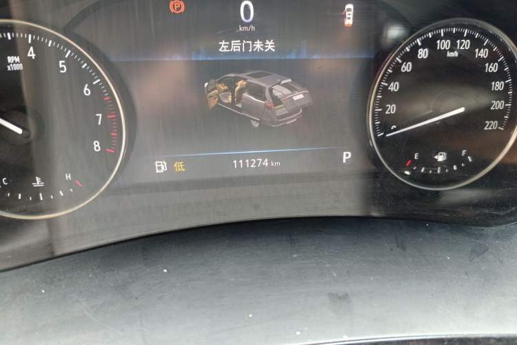 Used Buick GL8 2021 Land Cruiser Executive Class 652T Comfort Model Odometer Close Up