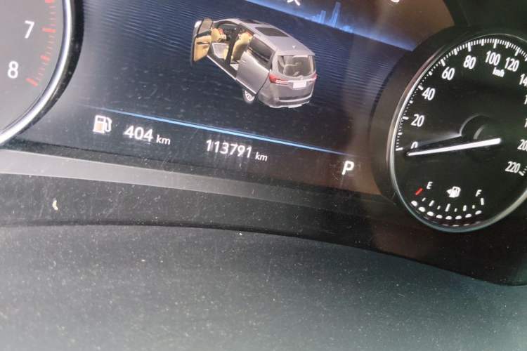 Used Buick GL8 2021 Land Cruiser Executive 652T Premium Model Odometer Close Up