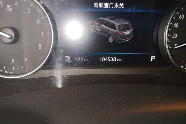Used Buick GL8 2021 Land Cruiser Executive Class 652T Luxury Model Odometer Close Up
