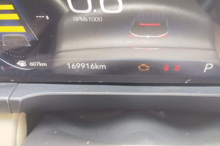Used Buick GL8 2021 ES Land Cruiser 653T Luxury Edition Odometer Close Up
