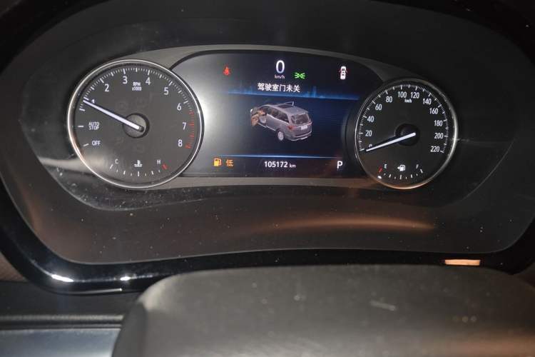 Used Buick GL8 2021 Land Cruiser Executive Class 652T Comfort Model Odometer Close Up