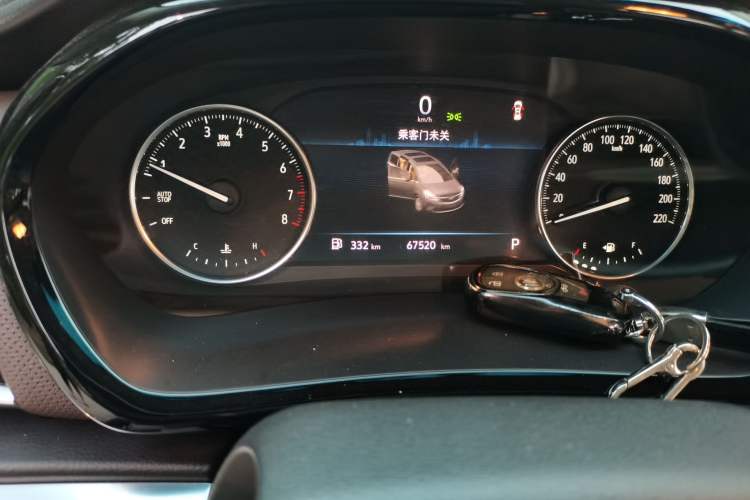 Used Buick GL8 2021 Land Cruiser Executive Class 652T Luxury Model Odometer Close Up