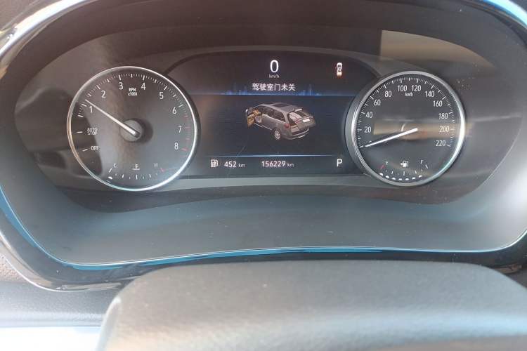 Used Buick GL8 2021 Land Cruiser Executive Class 652T Luxury Model Odometer Close Up