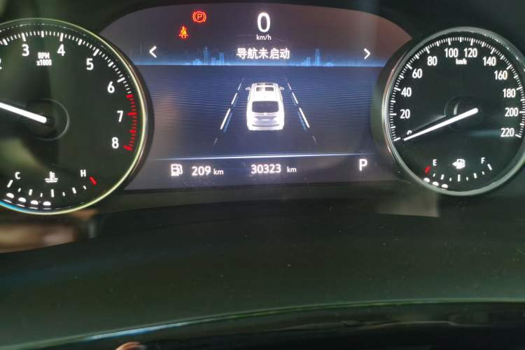 Used Buick GL8 2021 Land Cruiser Executive Class 652T Luxury Model Odometer Close Up