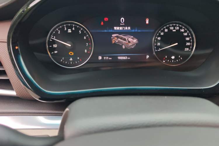 Used Buick GL8 2021 Land Cruiser Executive Class 652T Luxury Model Odometer Close Up